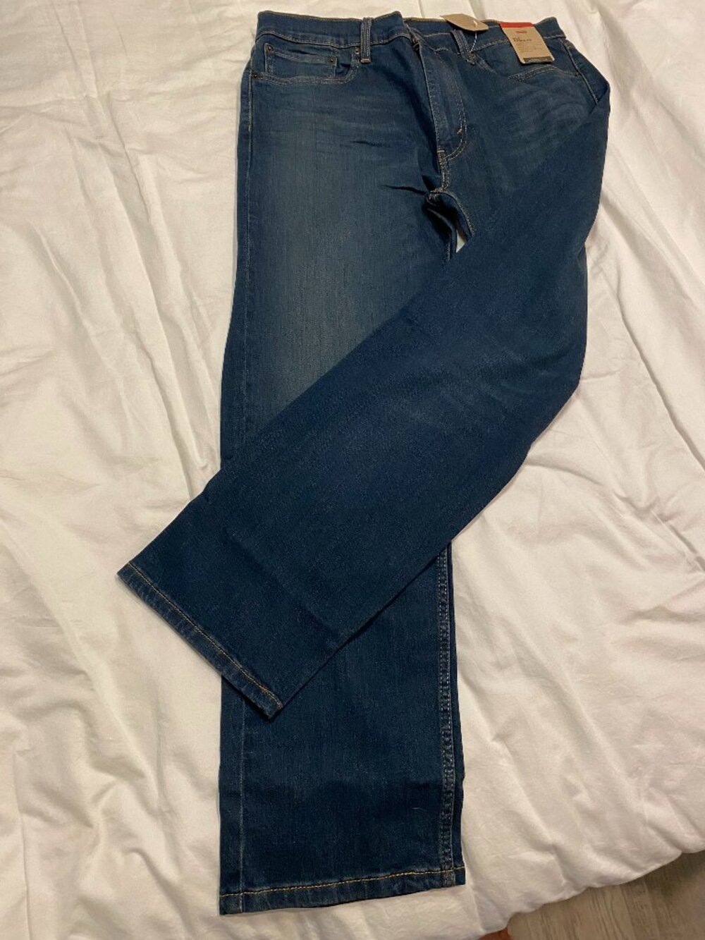 NWT Levi's 505 Regular Fit Classic Jeans Mens 36 x 32 Dark Wash Denim